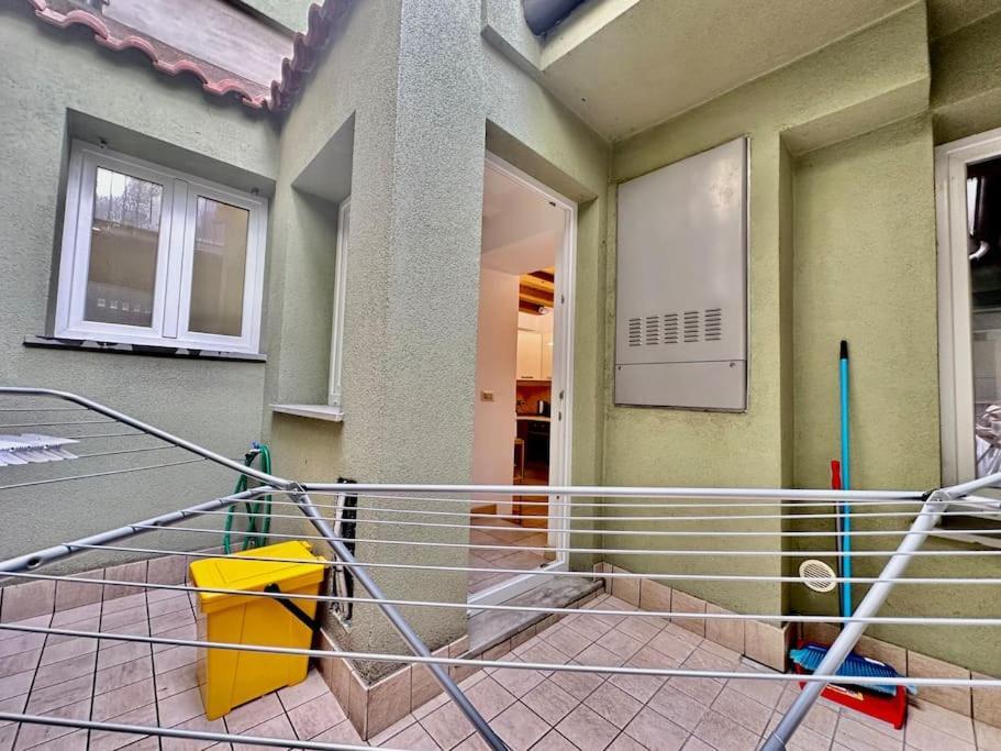 Апартаменты Near Train Station Luxury House 5 Beds Бергамо Экстерьер фото
