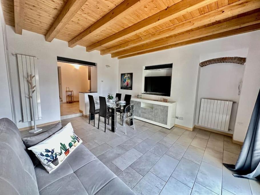 Апартаменты Near Train Station Luxury House 5 Beds Бергамо Экстерьер фото