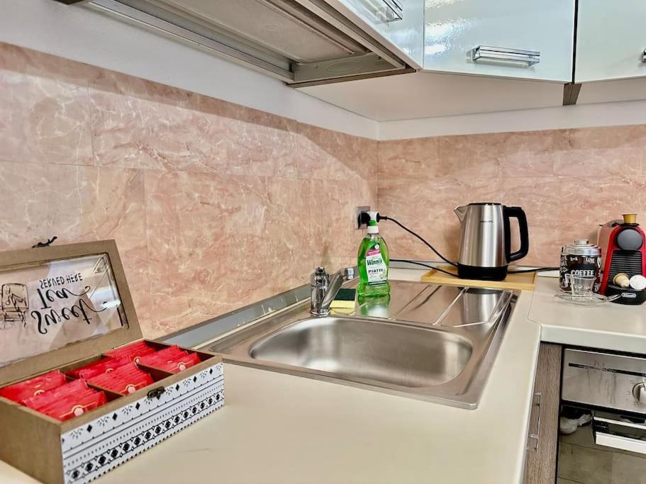Апартаменты Near Train Station Luxury House 5 Beds Бергамо Экстерьер фото