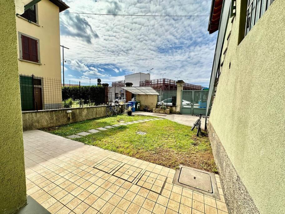 Апартаменты Near Train Station Luxury House 5 Beds Бергамо Экстерьер фото